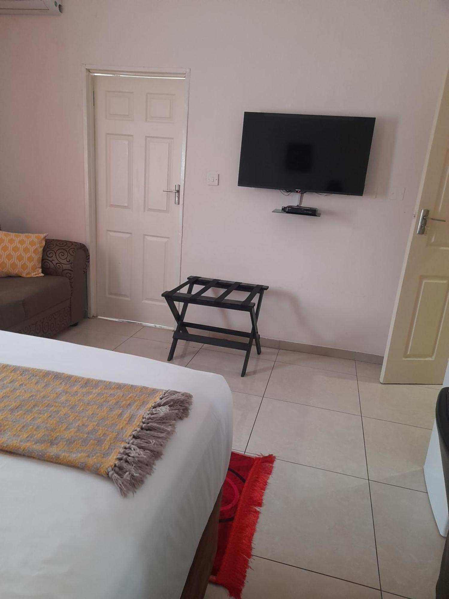 Rest & Digest Bed & Breakfast Serowe Exterior photo